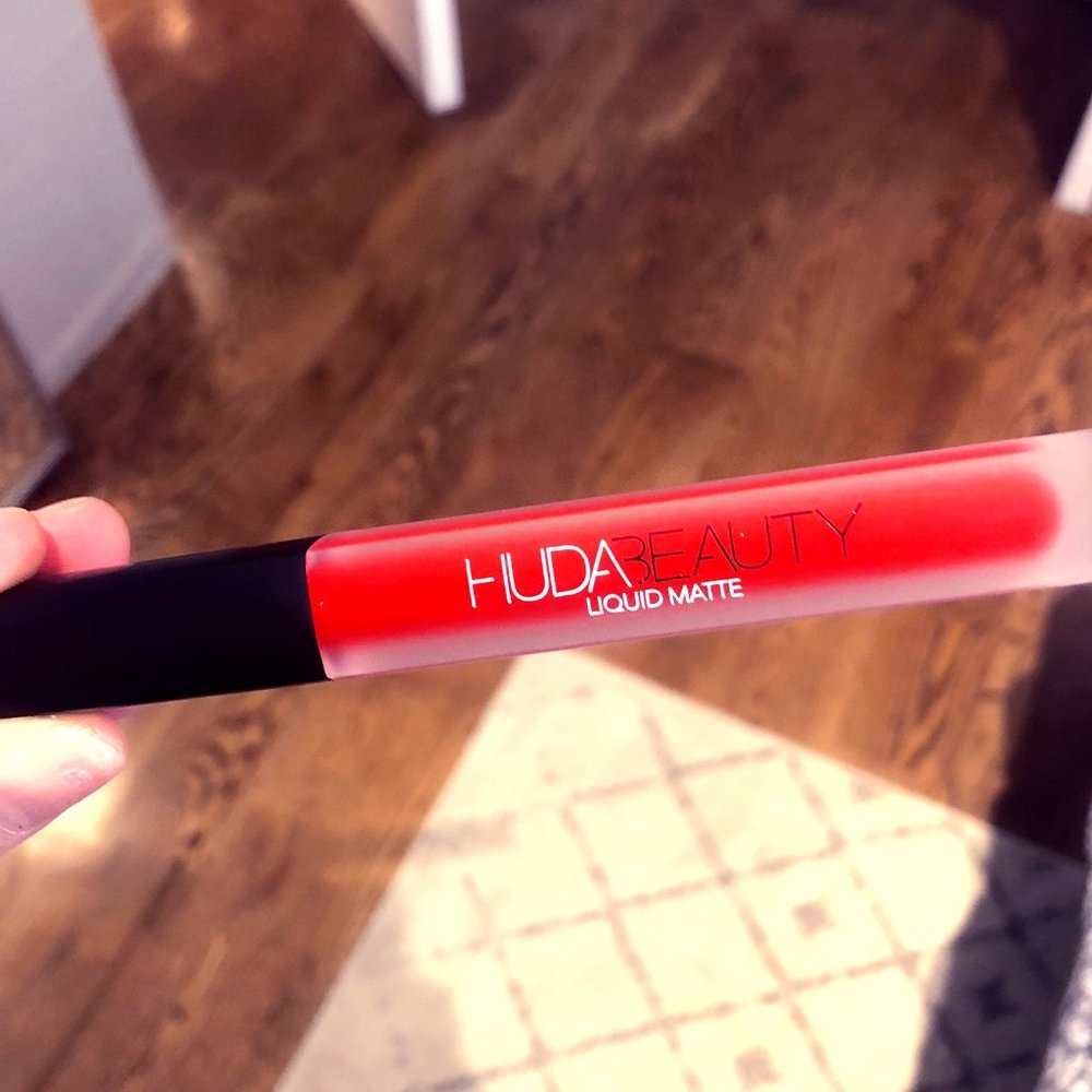 (NIB) HUDA BEAUTY Liquid Matte Lipstick
